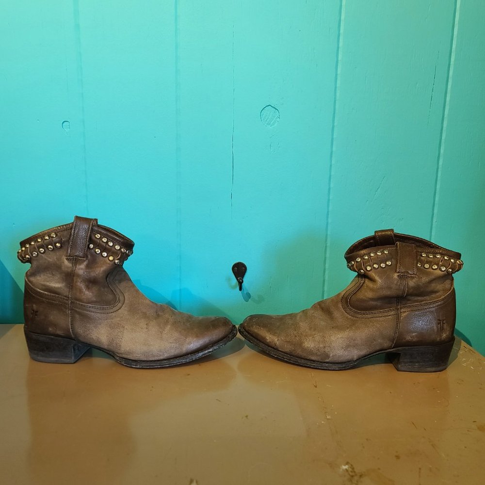 Frye Diana Cut Stud Boot - Size 10 - Picture 3 of 6